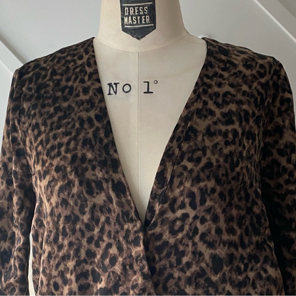 Good American Satin Wrap Bodysuit Leopard Print - Size 0 (XS) - Picture 6 of 14